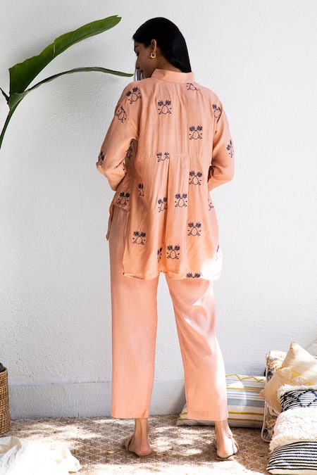 Shop_Kapraaaha_Peach Muslin Embroidery Collared Floral Shirt And Pant Set _at_Aza_Fashions