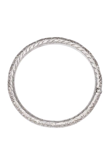 Shop Sangeeta Boochra Silver Plated Ruksana Handcrafted Anklet at Aza Fashions Shop_Sangeeta Boochra_Silver Plated Ruksana Handcrafted Anklet_at_Aza_Fashions