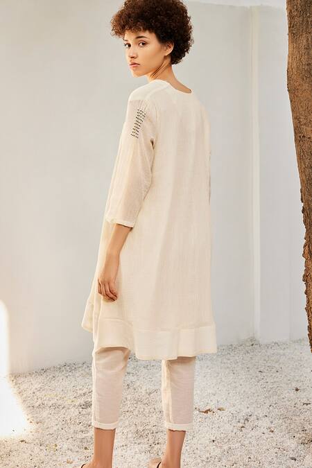 Shop_Kharakapas_Cream Cotton V-neck Scattered Lights Solid Gauge Co-ord Set_at_Aza_Fashions