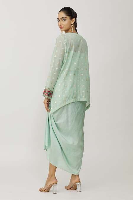 Neeta Bhargava Hand Embroidered Yoke Kurta Draped Skirt Set 
