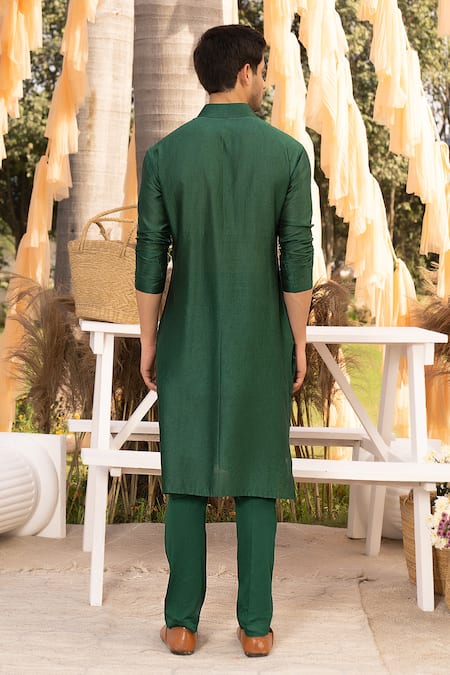 Chhavvi Aggarwal Mandarin Collar Kurta Set 