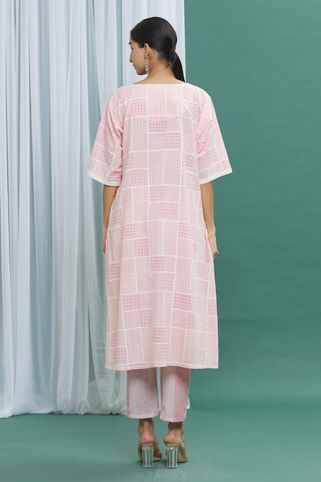 Shop Banana Labs Pink Cotton Checkered, Striped Round Hand Printed Kurta Set at Aza Fashions Shop_Banana Labs_Pink Cotton Checkered, Striped Round Hand Printed Kurta Set _at_Aza_Fashions