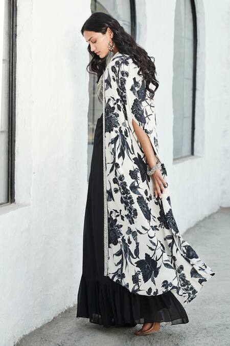 Shop Basanti - Kapde Aur Koffee Black Crepe Sequins, Metallic Thread Garden Pattern Cape Pleated Skirt Set at Aza Fashions Shop_Basanti - Kapde Aur Koffee_Black Crepe Sequins, Metallic Thread Garden Pattern Cape Pleated Skirt Set_at_Aza_Fashions
