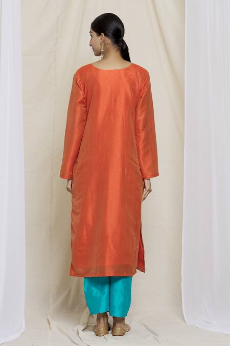 Shop Samyukta Singhania Orange Silk, Net Embroidery Split V-neck Floral Woven Kurta Set at Aza Fashions Shop_Samyukta Singhania_Orange Silk, Net Embroidery Split V-neck Floral Woven Kurta Set_at_Aza_Fashions