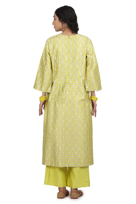Shop Seema Nanda Yellow Organza, Chanderi Silk, Lining Cotton Keerat Straight Printed Kurta Set at Aza Fashions Shop_Seema Nanda_Yellow Organza, Chanderi Silk, Lining Cotton Keerat Straight Printed Kurta Set _at_Aza_Fashions