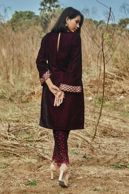 Shop Monk & Mei By Sonia Anand Wine Velvet Embroidery V-neck Straight Kurta And Pant Set at Aza Fashions Shop_Monk & Mei By Sonia Anand_Wine Velvet Embroidery V-neck Straight Kurta And Pant Set _at_Aza_Fashions