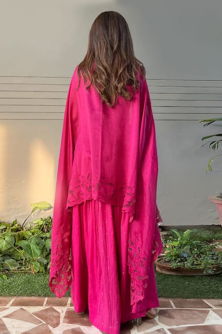 Ewaz Embroidered Cape & Skirt Set 