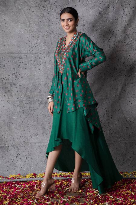 Shachi Sood Flower Embroidered Short Kurta And Skirt Set 