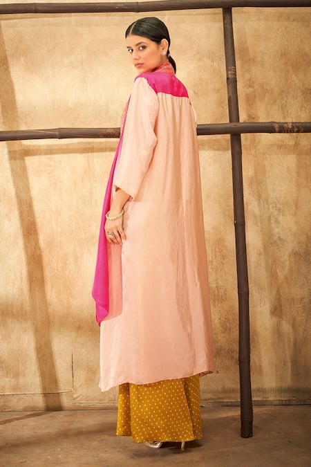 Aditi Somani Two Toned Cape And Bandhani Pant Set 