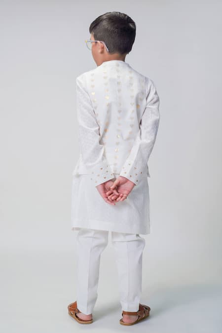Shop Tiber Taber White Cotton Embroidery Heart Bundi And Pant Set at Aza Fashions Shop_Tiber Taber_White Cotton Embroidery Heart Bundi And Pant Set _at_Aza_Fashions