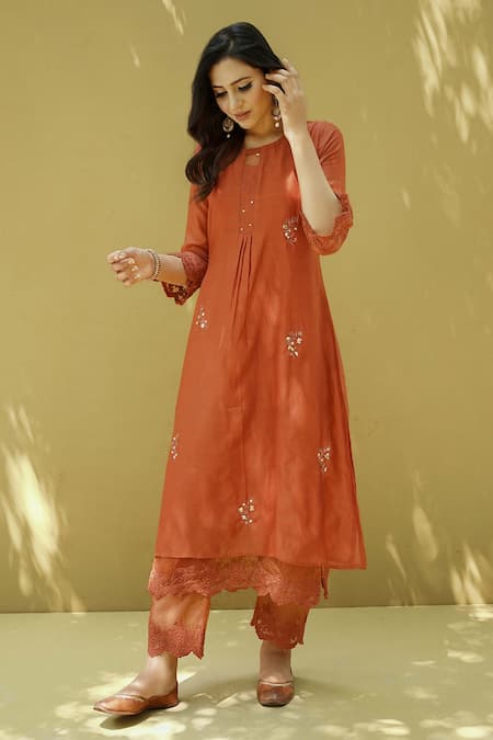 Shop Naaz By Noor Orange Cotton, Organza, Chanderi Flower Embroidery Sequin And Thread Kurta Set at Aza Fashions Shop_Naaz By Noor_Orange Cotton, Organza, Chanderi Flower Embroidery Sequin And Thread Kurta Set _at_Aza_Fashions