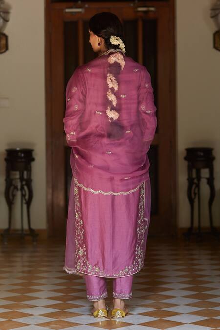 Vashisht Guru Dutt Chanderi Embroidered Kurta Set 