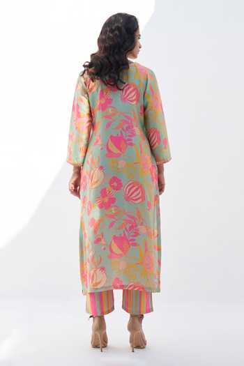 Shop Archana Shah Green Silk Pomegranate V Neck Evoke Pomo Pattern Kurta And Pant Set at Aza Fashions Shop_Archana Shah_Green Silk Pomegranate V Neck Evoke Pomo Pattern Kurta And Pant Set _at_Aza_Fashions