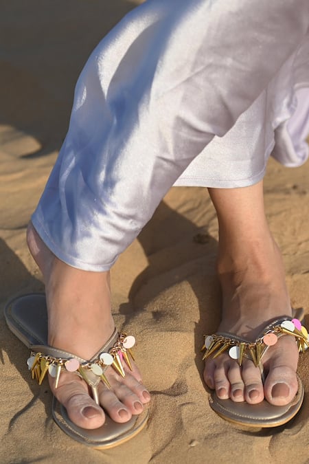 Foot Fuel Kneela Charm Embroidered Flats 