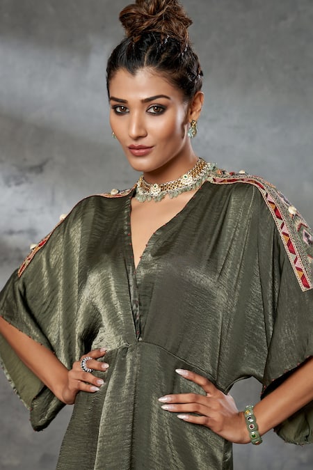 Shop Aditi Somani Green Silk Suede Geometric V Neck Kaftan Tunic at Aza Fashions Shop_Aditi Somani_Green Silk Suede Geometric V Neck Kaftan Tunic _at_Aza_Fashions