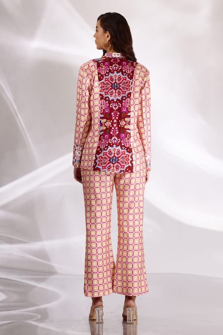 Shop Betrue Pink Handloom Cotton, Silk Embroidery Geometric And Floral Print Blazer at Aza Fashions Shop_Betrue_Pink Handloom Cotton, Silk Embroidery Geometric And Floral Print Blazer _at_Aza_Fashions