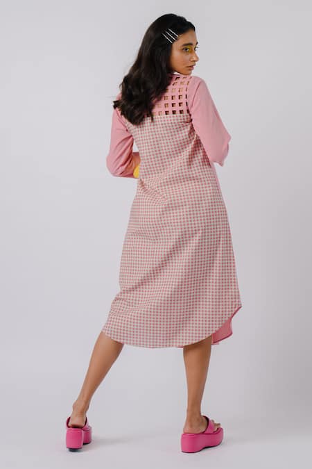 Shop Tussah By Siddhi Shah Pink Cotton Bows Round Neck Contrast Detail Dress at Aza Fashions Shop_Tussah By Siddhi Shah_Pink Cotton Bows Round Neck Contrast Detail Dress _at_Aza_Fashions