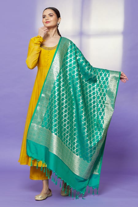 Shop Naintara Bajaj Green Brocade Zari, Tassels Botanical Woven Banarasi Art Silk Dupatta at Aza Fashions Shop_Naintara Bajaj_Green Brocade Zari, Tassels Botanical Woven Banarasi Art Silk Dupatta _at_Aza_Fashions