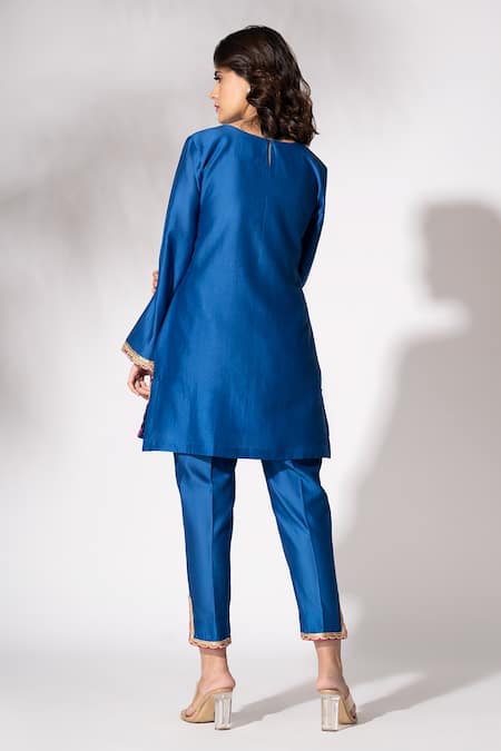 The Aarya Chanderi Lace Embroidered Kurta Set 