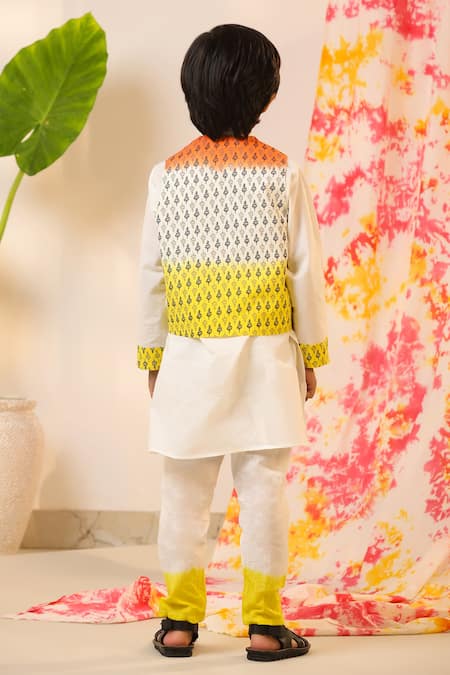 Shop_Cute Couture_White Cotton Embroidery Shaded Leaf Print Kurta Set _at_Aza_Fashions