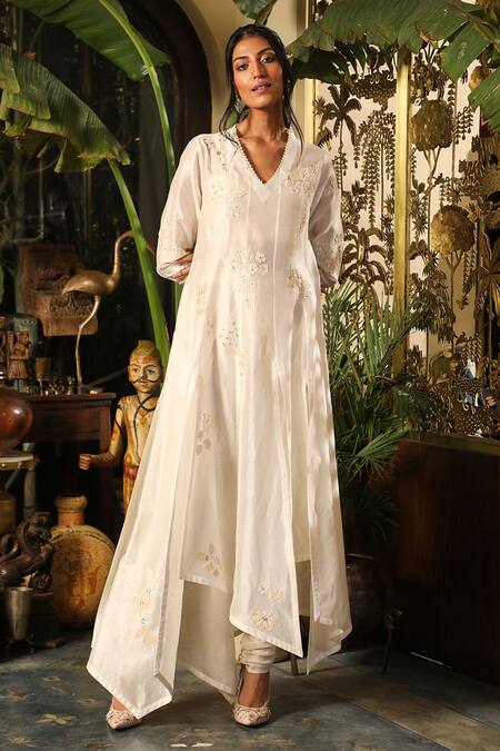 Shop Sahil Kochhar Ivory Organza, Net Embroidery V-neck Naeem Floral Panelled Kurta at Aza Fashions Shop_Sahil Kochhar_Ivory Organza, Net Embroidery V-neck Naeem Floral Panelled Kurta _at_Aza_Fashions