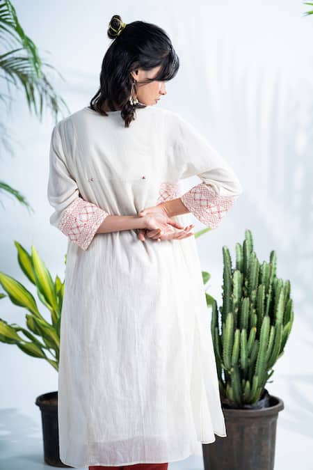 Shop Pants And Pajamas Off White Handloom Cotton, Chanderi Embroidery Raatrani Handwoven Kurta Set at Aza Fashions Shop_Pants And Pajamas_Off White Handloom Cotton, Chanderi Embroidery Raatrani Handwoven Kurta Set _at_Aza_Fashions