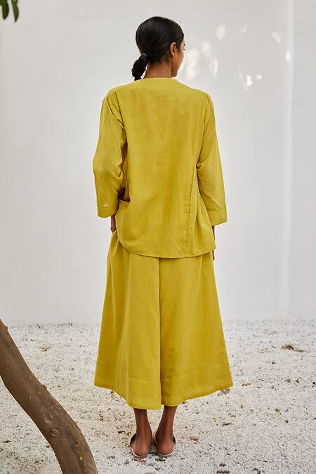 Shop_Kharakapas_Green Cotton Collared Corn Solid Mulmul Co-ord Set _at_Aza_Fashions