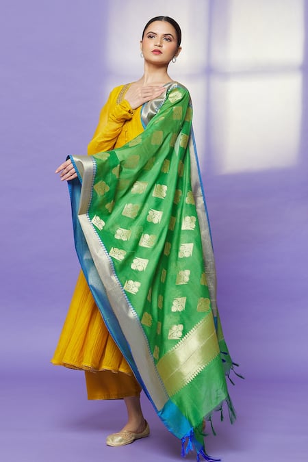 Shop Naintara Bajaj Green Chanderi Silk Floral Woven Dupatta at Aza Fashions Shop_Naintara Bajaj_Green Chanderi Silk Floral Woven Dupatta _at_Aza_Fashions