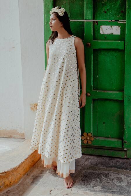 Label Earthen_Ivory Mangalgiri Foil Print And Kurta & Pleated Palazzo Set _Online_at_Aza_Fashions