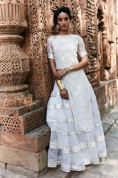 Tisha Saksena Embroidered Kurta & Handloom Organza Lehenga Set 