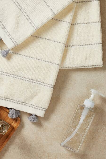 Shop_Houmn_Off White 100% Cotton Weaves Selma Egret Towel Set_at_Aza_Fashions