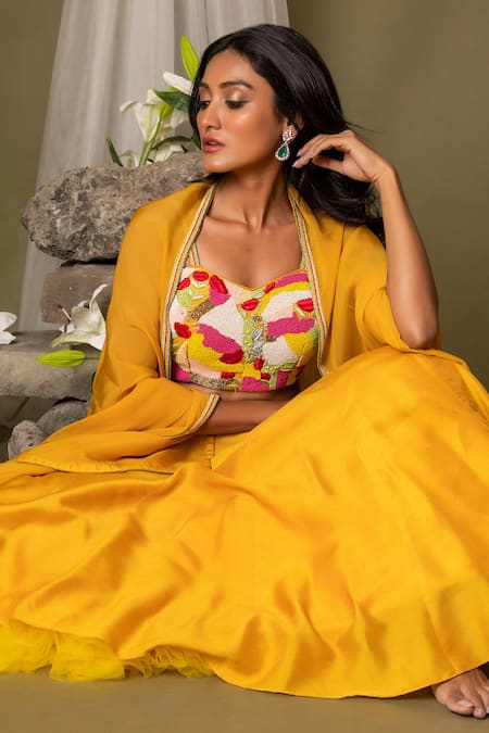 Shop Pds By Sneha Yellow Silk Organza Embroidery Abstract Sweetheart Neck Lehenga Set at Aza Fashions Shop_Pds By Sneha_Yellow Silk Organza Embroidery Abstract Sweetheart Neck Lehenga Set _at_Aza_Fashions