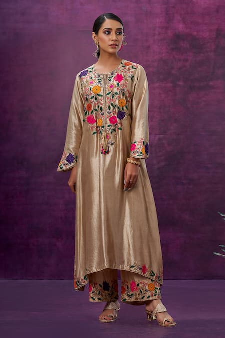 Shop Label Niti Bothra Ivory Kora Silk Mughal Round Applique Kurta And Palazzo Set at Aza Fashions Shop_Label Niti Bothra_Ivory Kora Silk Mughal Round Applique Kurta And Palazzo Set _at_Aza_Fashions