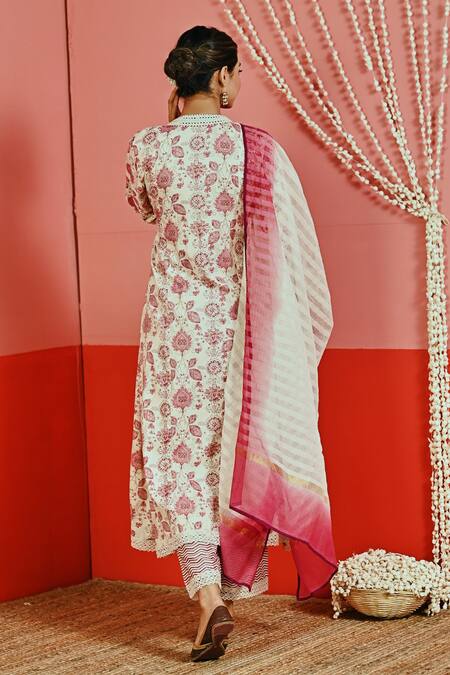 Shop_Myaara_White Cotton, Organza Embroidery, Tassels V-neck Leaf Print Anarkali Set _at_Aza_Fashions
