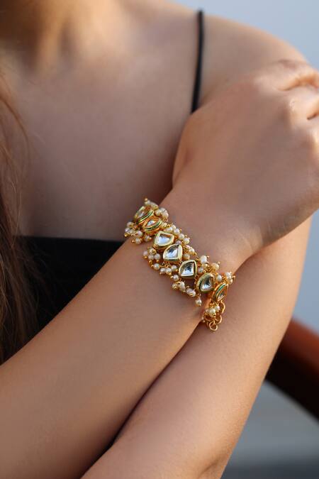 Shop Do Taara Gold Plated Pearls Kundan Bracelet at Aza Fashions Shop_Do Taara_Gold Plated Pearls Kundan Bracelet _at_Aza_Fashions