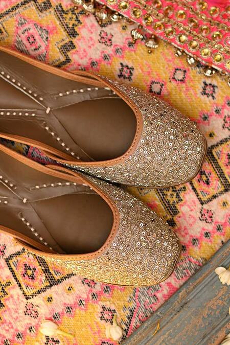 Shop Coral Haze Gold Zuri Glass Bead Embroidered Juttis at Aza Fashions Shop_Coral Haze_Gold Zuri Glass Bead Embroidered Juttis_at_Aza_Fashions