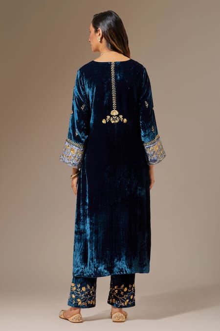 Anantaa By Roohi Velvet Placed Embroidered Kurta 