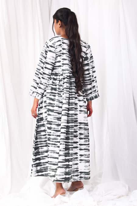 Shop Khat Green Cotton V-neck Striped Marble Print Dress at Aza Fashions Shop_Khat_Green Cotton V-neck Striped Marble Print Dress _at_Aza_Fashions