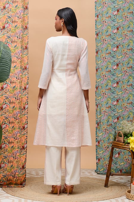 Shop Rishi and Vibhuti Pink Linen Pearls V-neck Coral Crew Kurta And Pant Set at Aza Fashions Shop_Rishi and Vibhuti_Pink Linen Pearls V-neck Coral Crew Kurta And Pant Set _at_Aza_Fashions