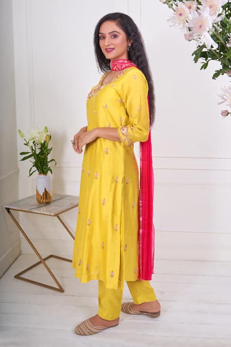 Geetika Jain Chanderi Hand Embroidered Angarkha Kurta Set 