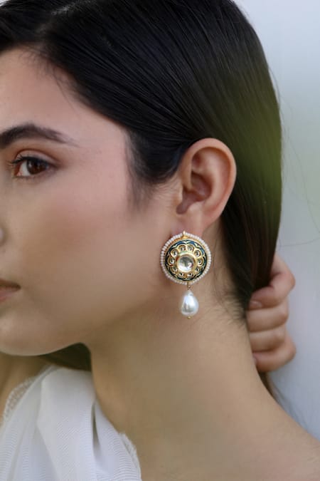 Shop Do Taara Blue Pearls, Metallic Thread Meenakari Kundan Earrings at Aza Fashions Shop_Do Taara_Blue Pearls, Metallic Thread Meenakari Kundan Earrings _at_Aza_Fashions