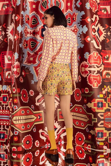 Shop Betrue Pink Handloom Cotton Fringe Bandeau Neck Geometric Pattern Shirt at Aza Fashions Shop_Betrue_Pink Handloom Cotton Fringe Bandeau Neck Geometric Pattern Shirt _at_Aza_Fashions