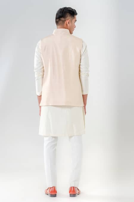 Amrit Dawani Embroidered Bundi Kurta Set 