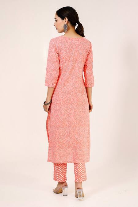 Shop Pheeta Peach Cotton Printed Bandhani Round Kurta And Pant Set at Aza Fashions Shop_Pheeta_Peach Cotton Printed Bandhani Round Kurta And Pant Set_at_Aza_Fashions