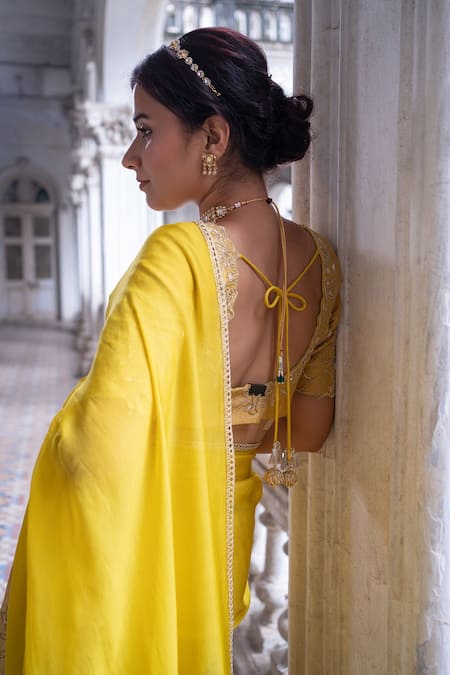 Shop Sheela Suthar Gold Organza Embroidery Border Saree With Running Blouse at Aza Fashions Shop_Sheela Suthar_Gold Organza Embroidery Border Saree With Running Blouse _at_Aza_Fashions