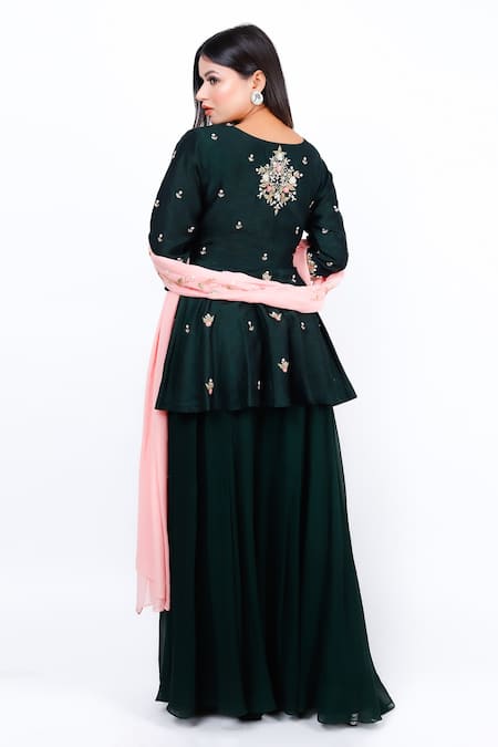 Geetika Jain Floral Embroidered Kurta Set With Contrasting Dupatta 