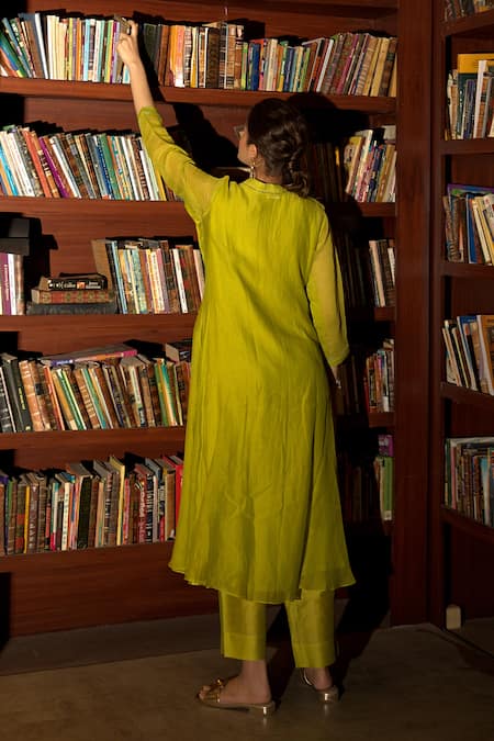 Shop Deep Thee Green Chanderi, Organza Embroidery V-neck Side Panelled A-line Kurta Set at Aza Fashions Shop_Deep Thee_Green Chanderi, Organza Embroidery V-neck Side Panelled A-line Kurta Set _at_Aza_Fashions