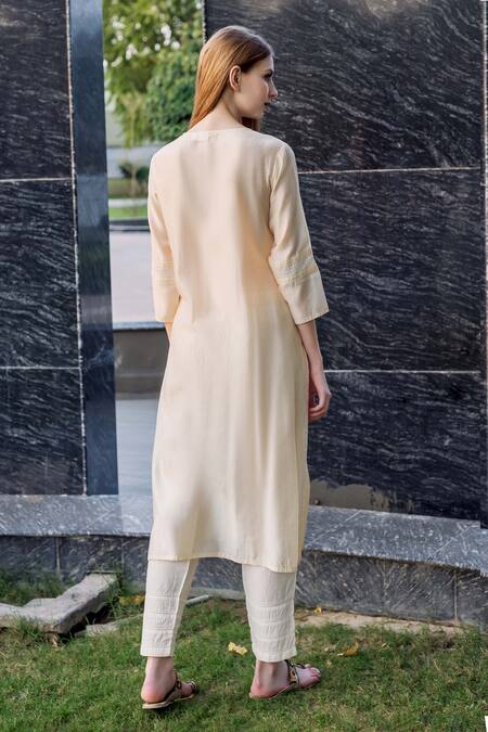 Shop Missprint Off White Kurta Chanderi Hand Embroidered Thread Round And Pant Set at Aza Fashions Shop_Missprint_Off White Kurta Chanderi Hand Embroidered Thread Round And Pant Set_at_Aza_Fashions