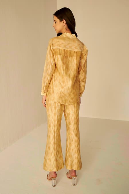 Shop Betrue Beige Chanderi Cotton Chains, Embroidery Tie And Dye Shibori Shirt & Pant Set at Aza Fashions Shop_Betrue_Beige Chanderi Cotton Chains, Embroidery Tie And Dye Shibori Shirt & Pant Set _at_Aza_Fashions