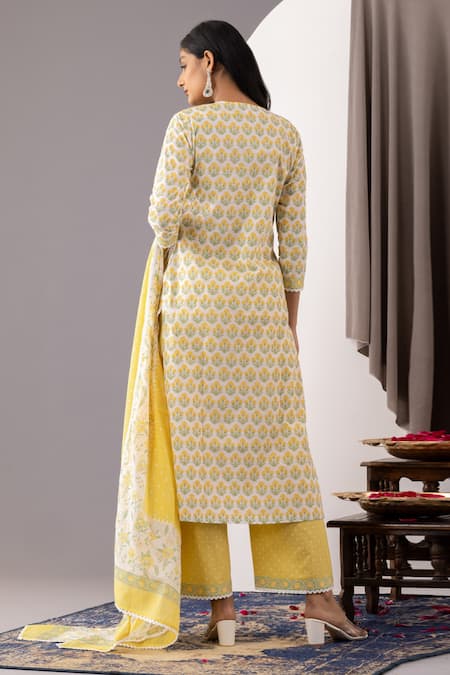 Shop_Abbaran_Yellow Cotton Embroidery Round Neck Flower Print Kurta Set _at_Aza_Fashions